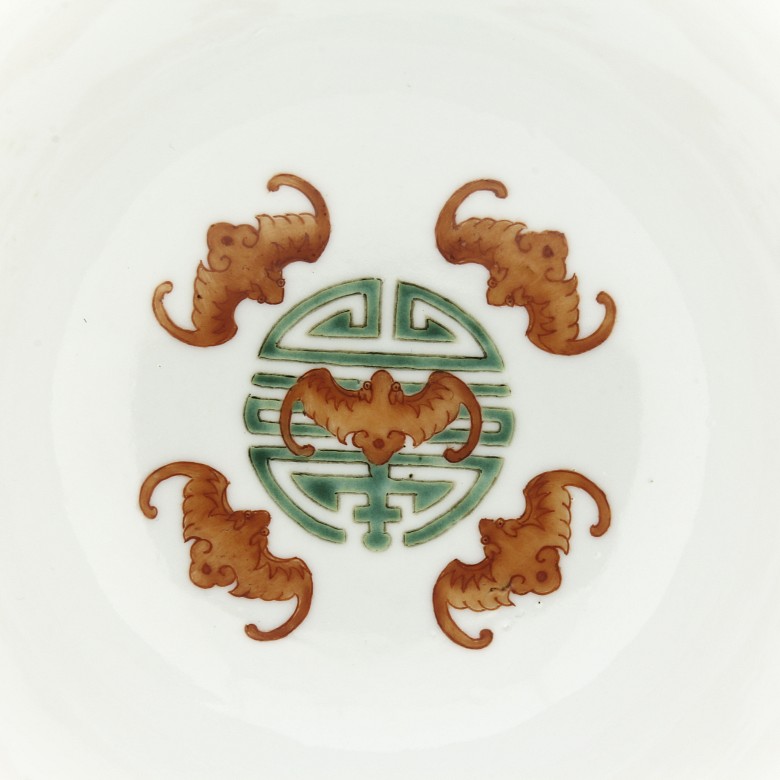 Porcelain bowl with Dragons and Bats, Kangxi seal mark.