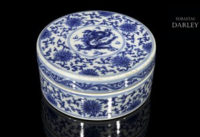 Porcelain box with dragon, 20th century