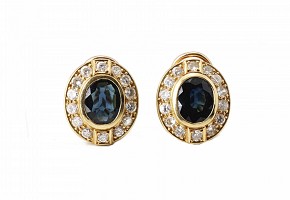Sapphire earrings in 18k yellow gold and diamonds.