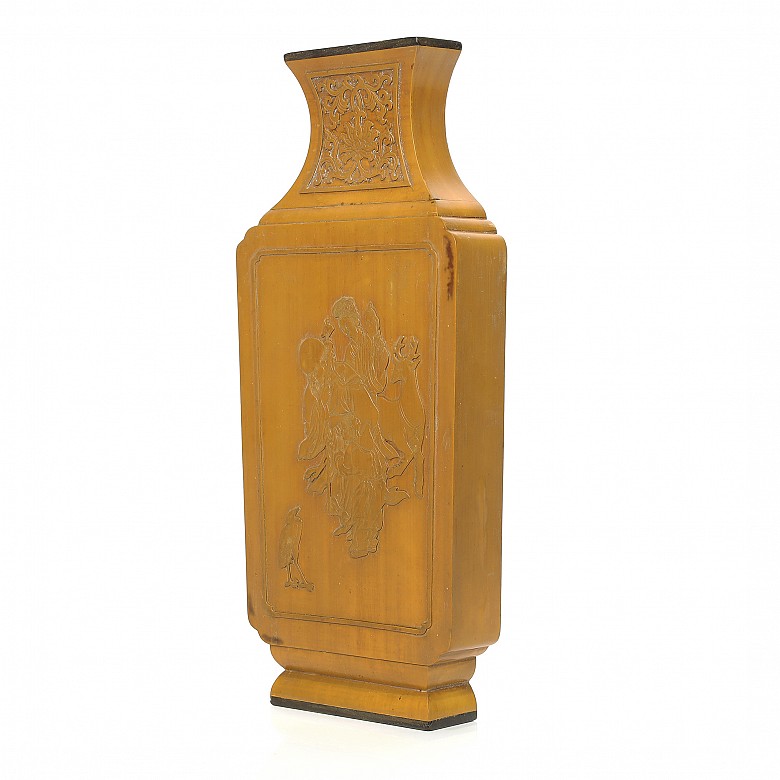 Decorative bamboo wall vase, Qing dynasty