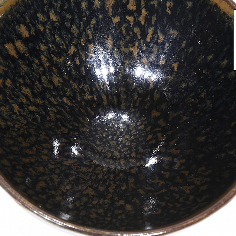 A ceramic bowl, Song dynasty (960-1279)