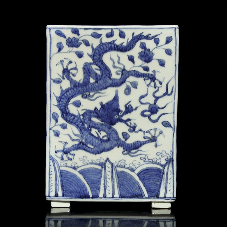 Macetero, azul y blanco, con dragones, estilo Ming - 1