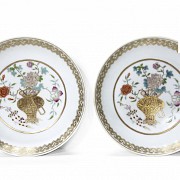 Pair of enamelled porcelain dishes, pink family, 20th century