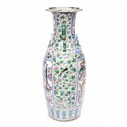 Enameled porcelain vase, Canton, 20th century