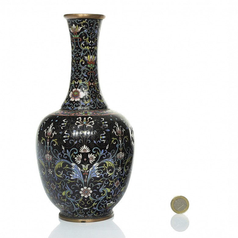 Cloissoné vase, China, 20th century
