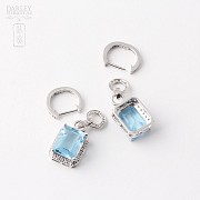 Pair of long earrings in 18k white gold with  8.22cts topaz and diamonds - 1