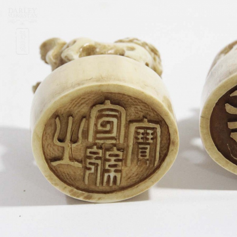 Two oval stamps of Chinese ivory - 4