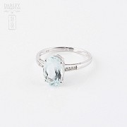 Ring in 18k white gold with Aquamarine and diamonds.