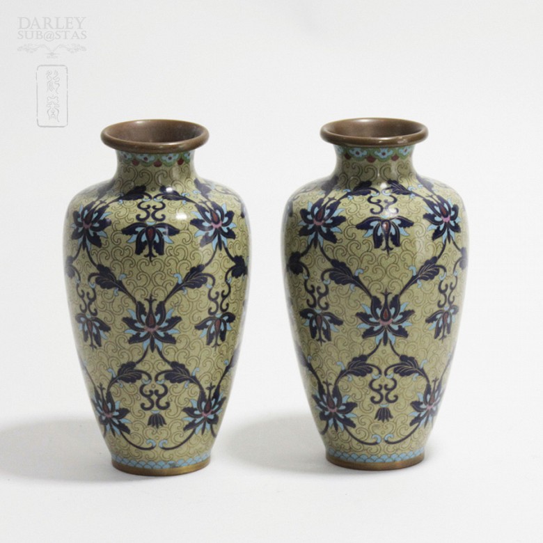 Nice couple of cloisonne vases - 1