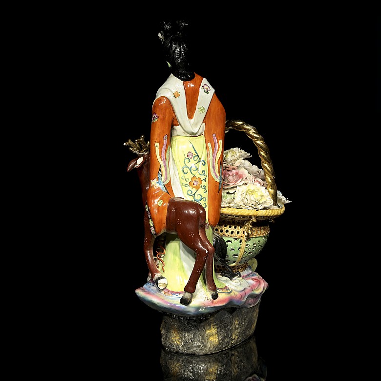 Dama de porcelana china esmaltada, S.XX - 7