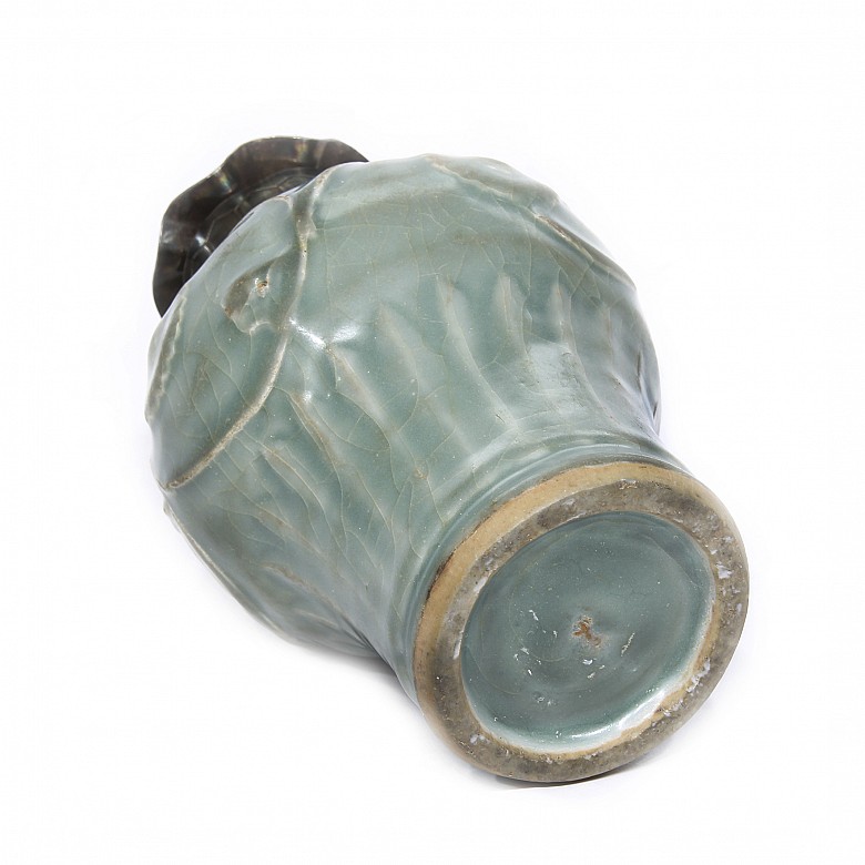 Yuan style vase in glazed porcelain, Qing dynasty. - 2