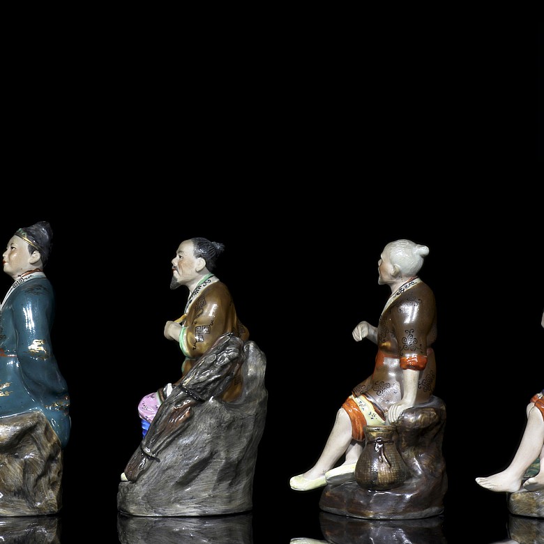 Cuatro figuras de cerámica, med.S.XX