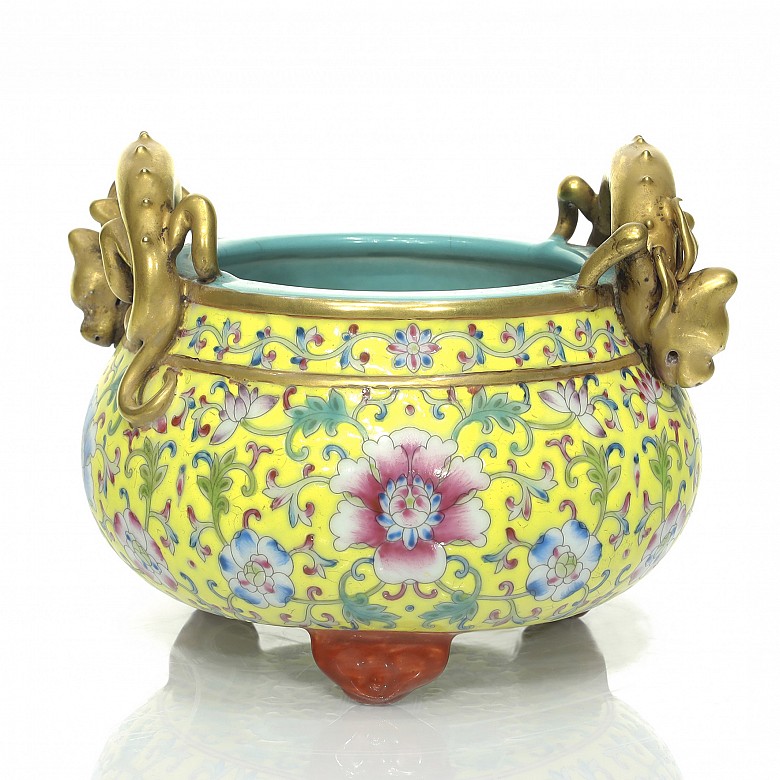 Enameled porcelain censer, 20th century