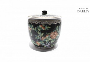 Enamelled vessel, China, late Qing dynasty.