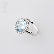 Ring with Aquamarine 4.34cts  and diamond  in 18k