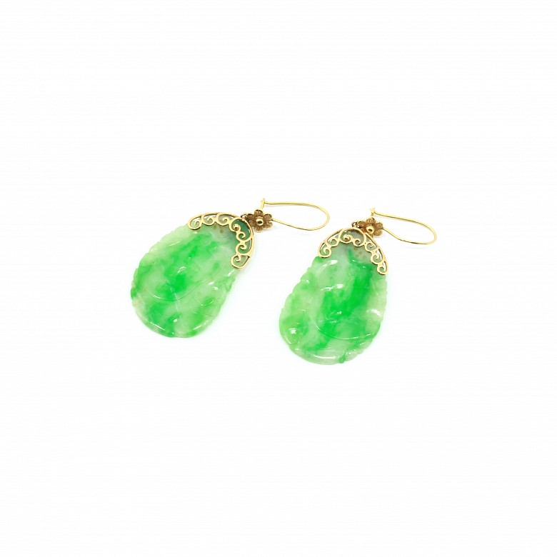 Jade earrings and 18k gold setting - 1