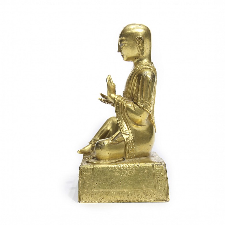 Buda de bronce bañado en oro, dinastia Qing.