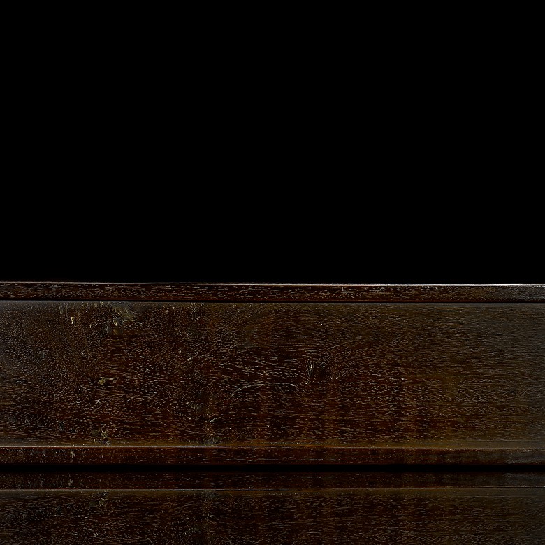 Pair of precious Zitan wooden shelves, Qing Dynasty