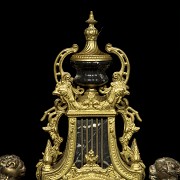 Reloj con guarnición, estilo Luis XVI, S.XX - 10