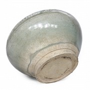 Vessel with incised decoration and celadon glaze, Sawankhalok, 14th-16th centuries - 3