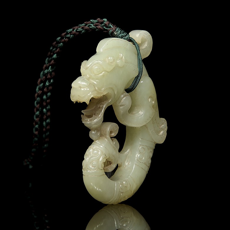 Yellow jade dragon-shaped ornament, Han Dynasty