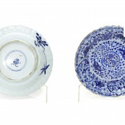 Pareja de platos en porcelana azul y blanco, dinastía Qing