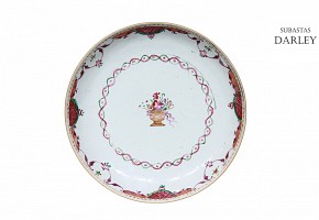 Pink family plate, Qing Dynasty, late 18th century