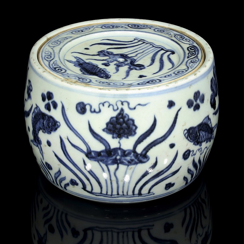Vessel with lid, blue and white, 20th century