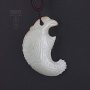Colgante de Jade Blanco, en forma de ave mitológica.
