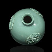Porcelain bottle enameled in green, 20th century - 4