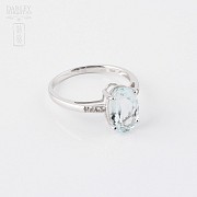 Ring in 18k white gold with Aquamarine and diamonds.