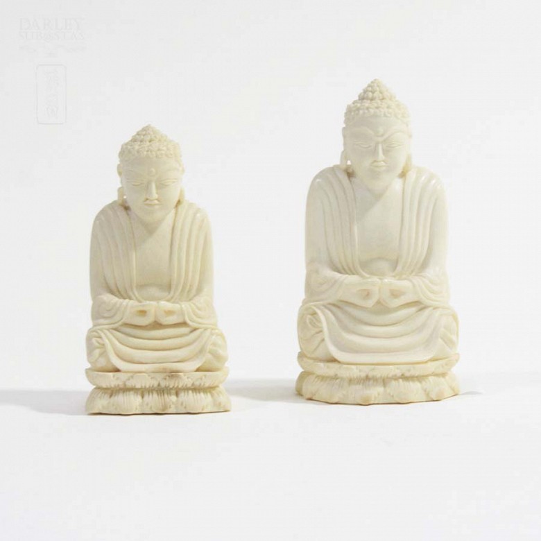 Dos Budas de marfil