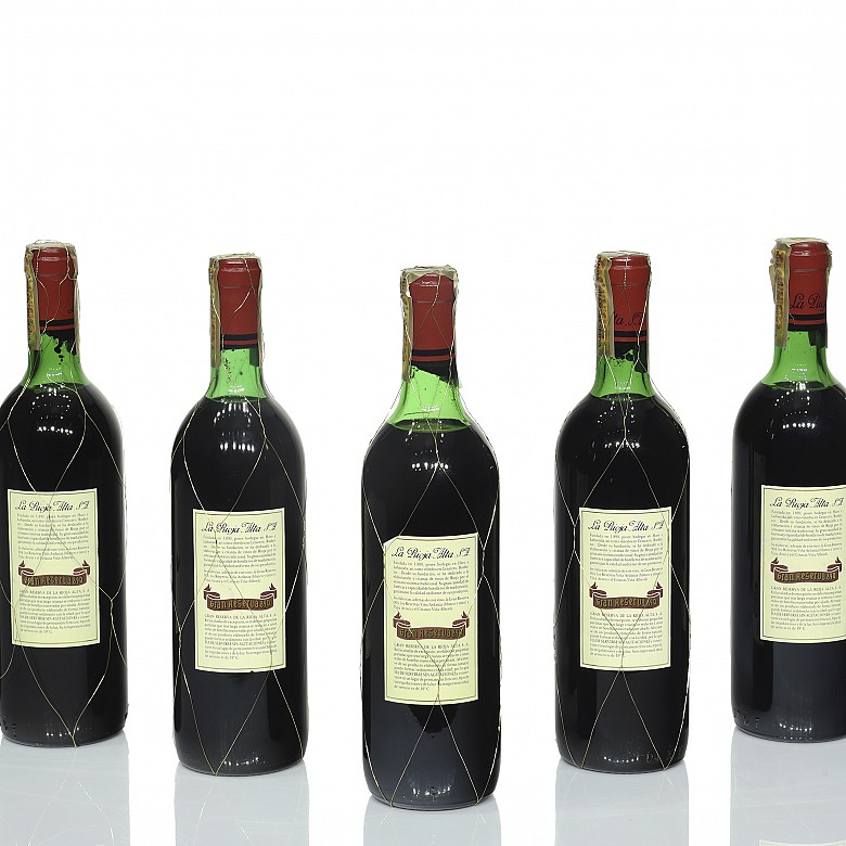Set of seven bottles Rioja wine, vintage 1978