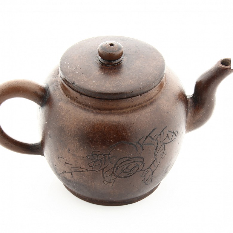 Chinese clay teapot from Yixing. - 4