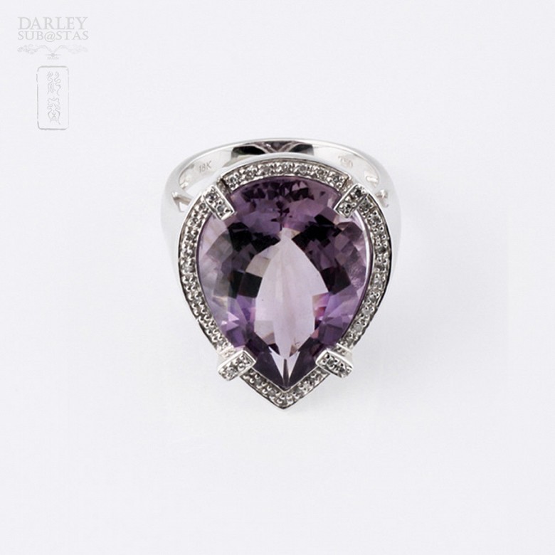 Ring with Amethyst 12.50cts and Diamonds in White Gold