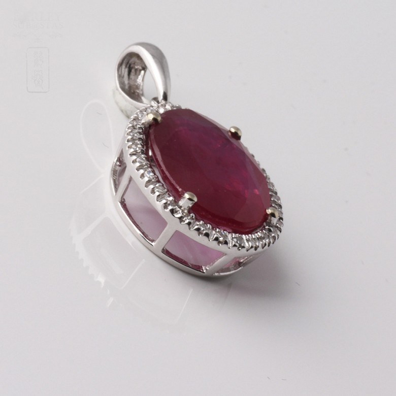 Pendant in 18k white gold with  5.55cts ruby and diamonds - 1
