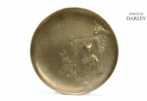 Berndorf (s.XIX-XX), plato decorativo de bronce, Austria.