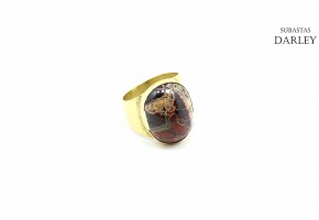 18k yellow gold ring with agate.