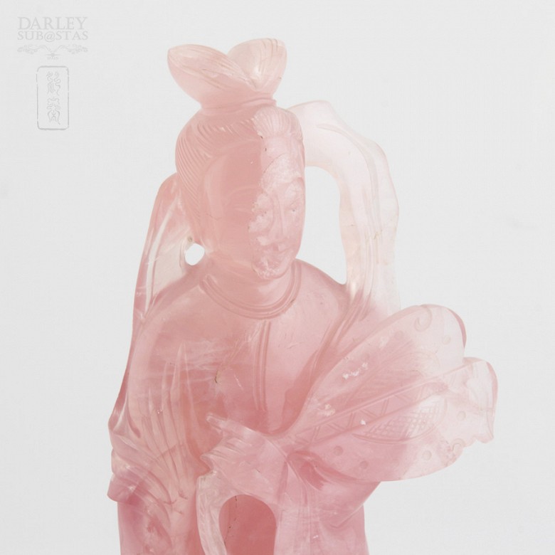 Figura dama en cuarzo rosa