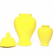 Lote de cerámica amarilla, s.XX