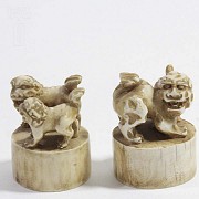 Two oval stamps of Chinese ivory - 1