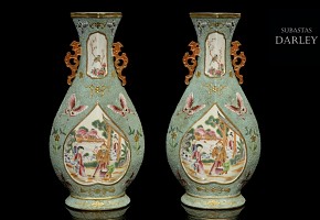 Pareja de jarrones esmaltados, dinastía Qing