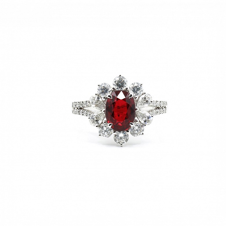 Ring, 18k white gold with 2.04ct natural ruby and diamonds