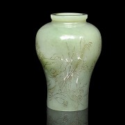Small jade vase, with Qianlong mark - 2