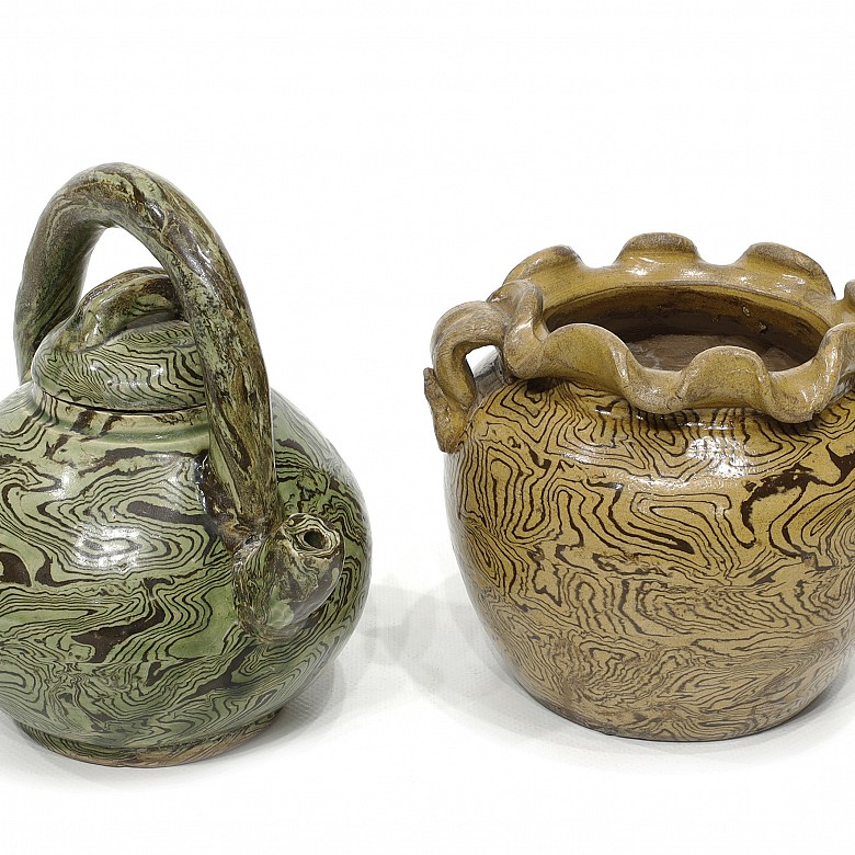 Lote de cerámica con vidriado jaspeado, estilo Tang.