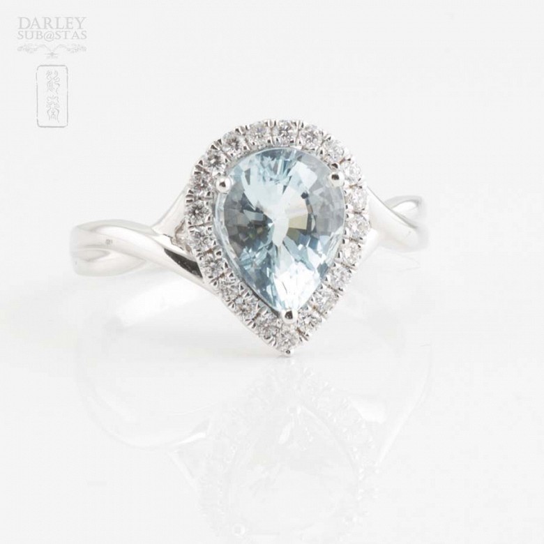 18k Gold Ring with Aquamarine and Diamonds - 5