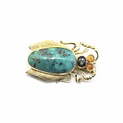 18k yellow gold and natural turquoise brooch