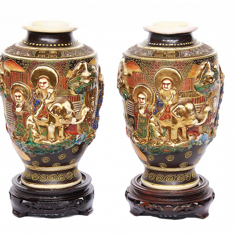 Pair of vases, Imari, Japan, early 20th century