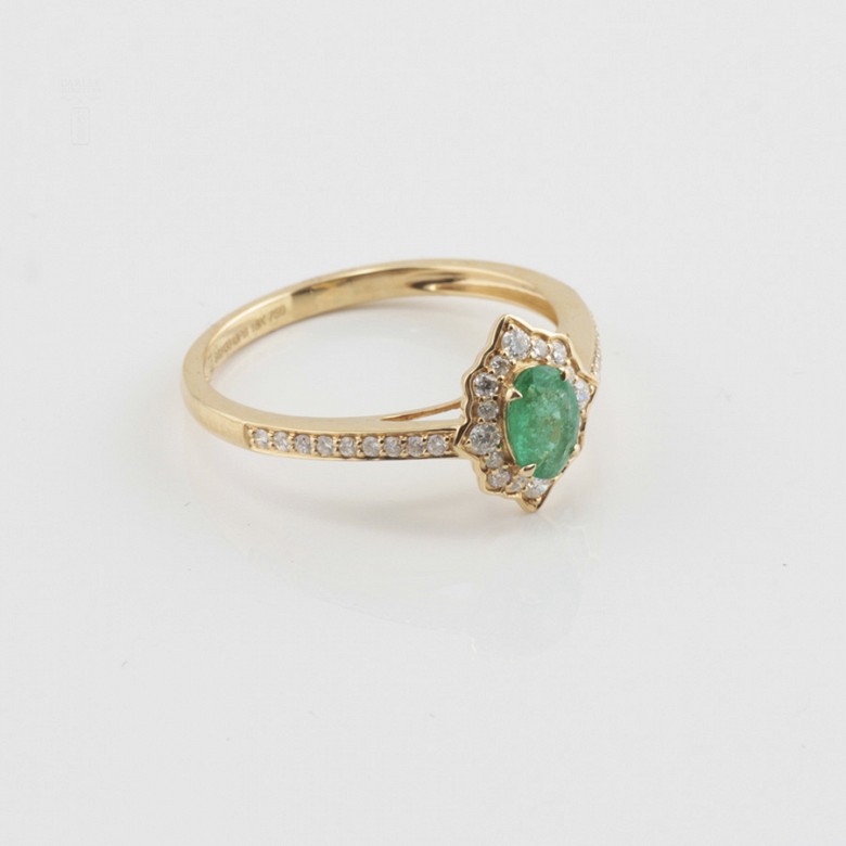 Precioso anillo oro 18k, brillantes y esmeralda - 1