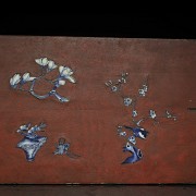 Placa de madera con laca y porcelana, Dinastía Qing